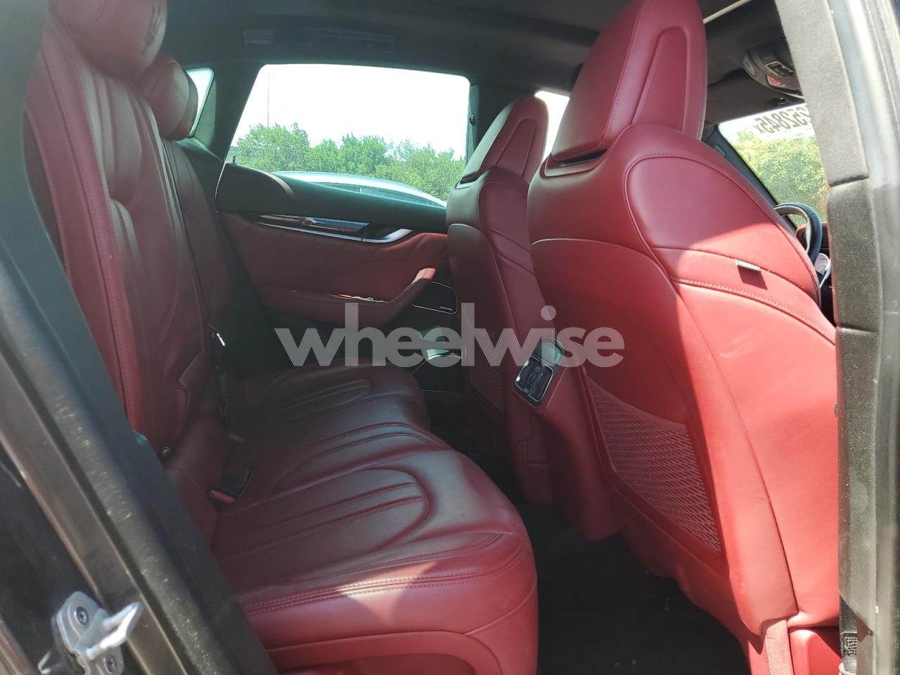 Photo 11 of 2021 MASERATI LEVANTE SPORT (VIN ZN661XUS7MX370739)