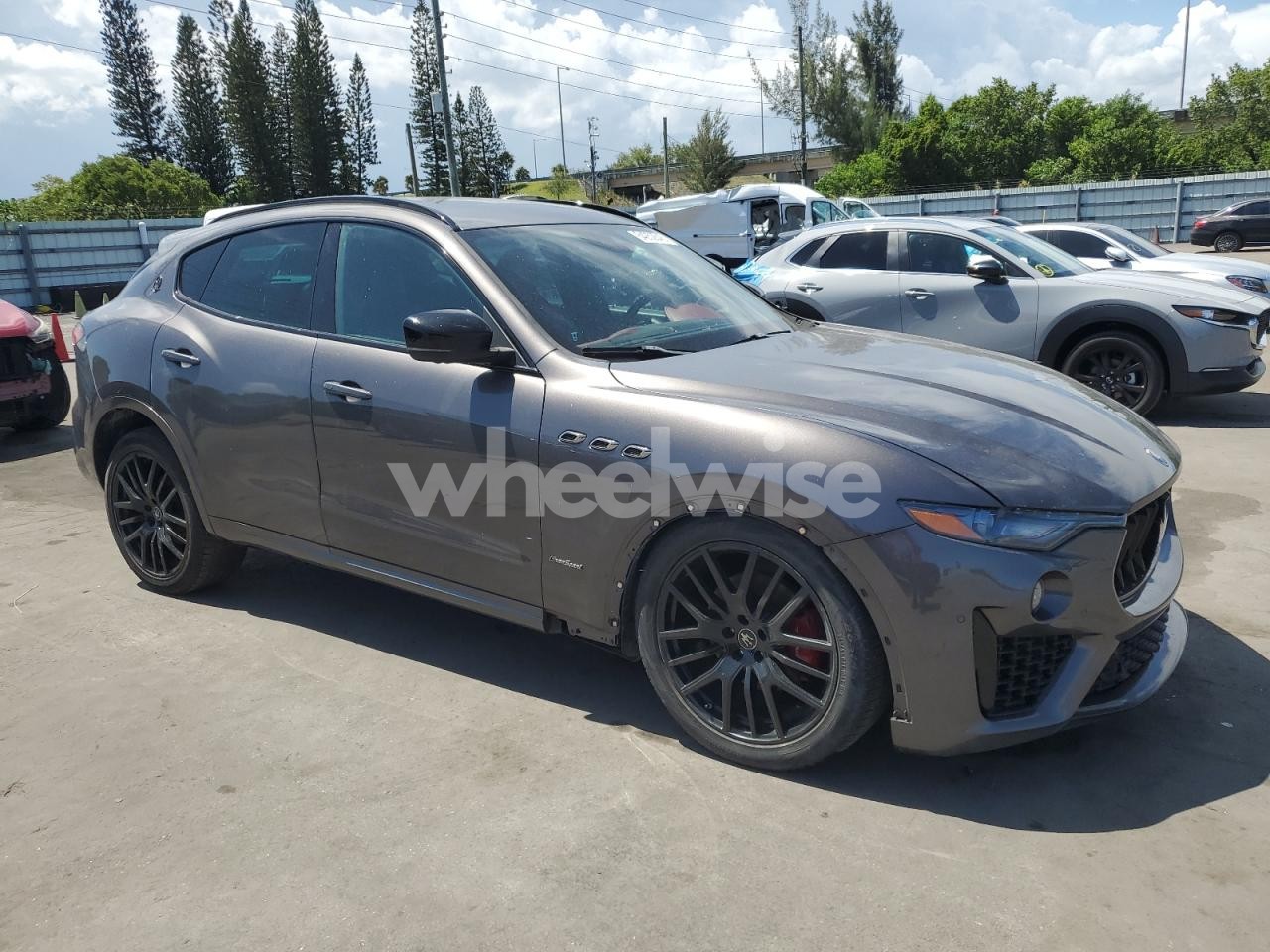 Photo 4 of 2021 MASERATI LEVANTE SPORT (VIN ZN661XUS7MX370739)