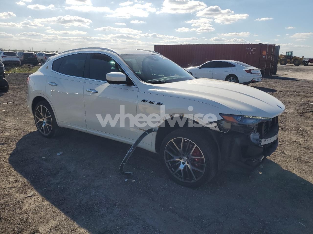 Photo 4 of 2018 MASERATI LEVANTE S LUXURY (VIN ZN661YUL4JX273024)