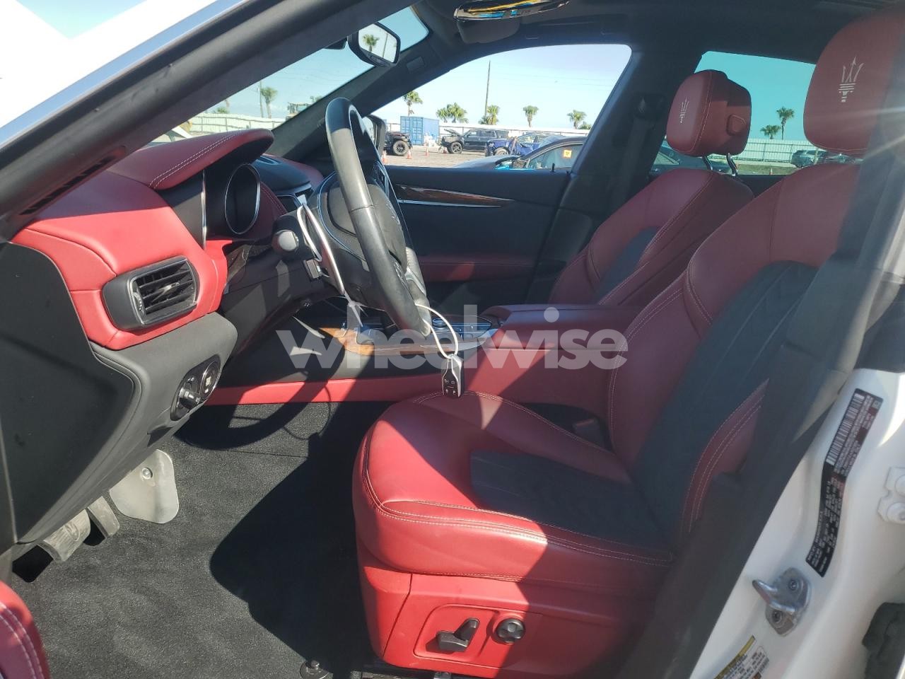 Photo 7 of 2018 MASERATI LEVANTE S LUXURY (VIN ZN661YUL4JX273024)