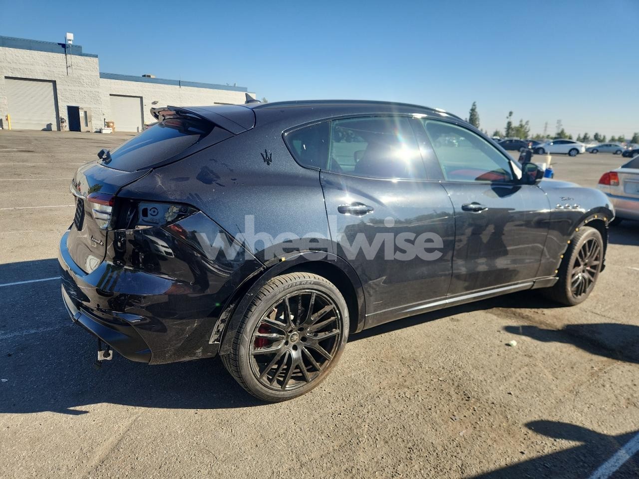 Photo 3 of 2022 MASERATI LEVANTE MODENA (VIN ZN661YUM3NX393458)