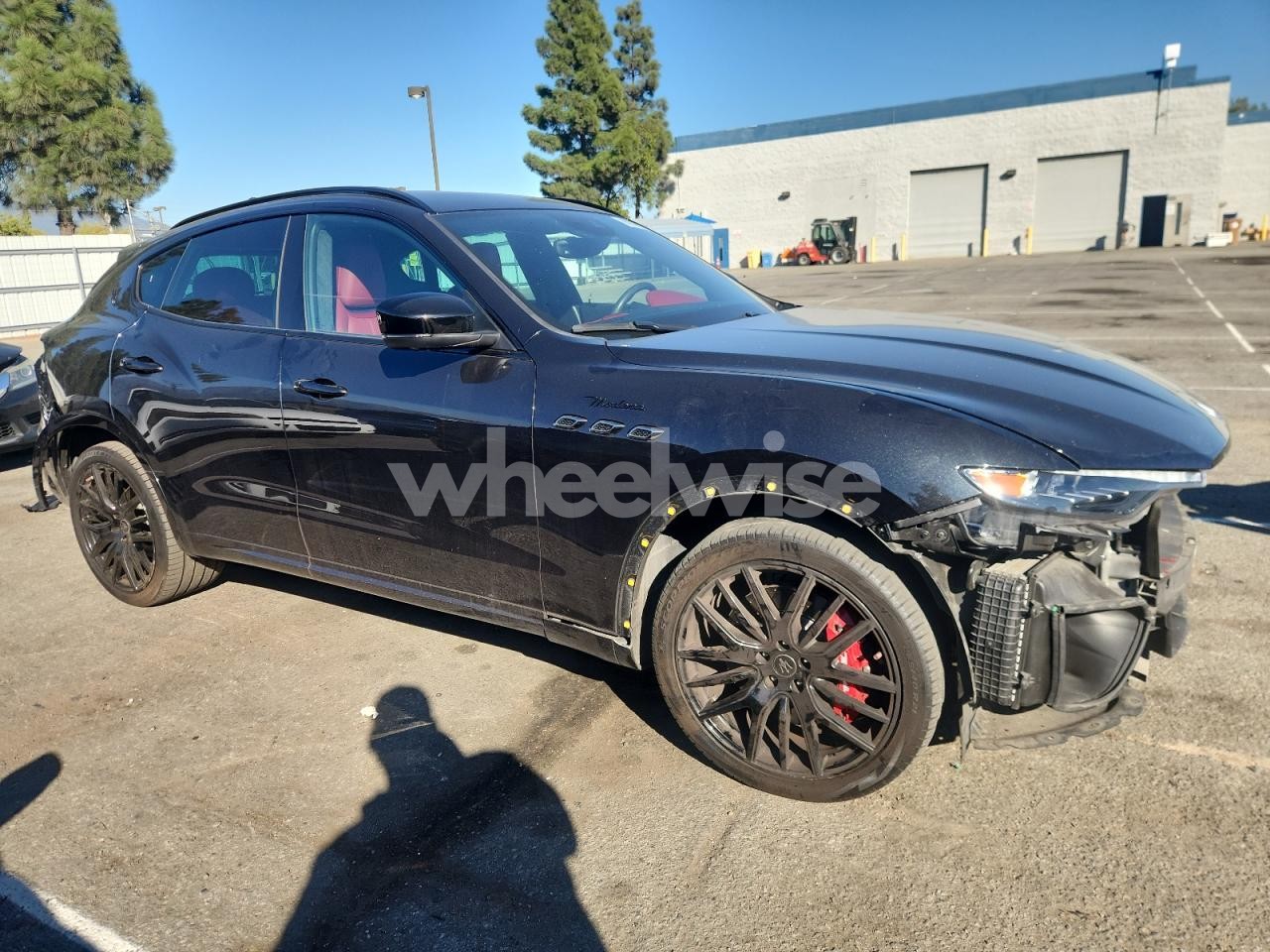 Photo 4 of 2022 MASERATI LEVANTE MODENA (VIN ZN661YUM3NX393458)