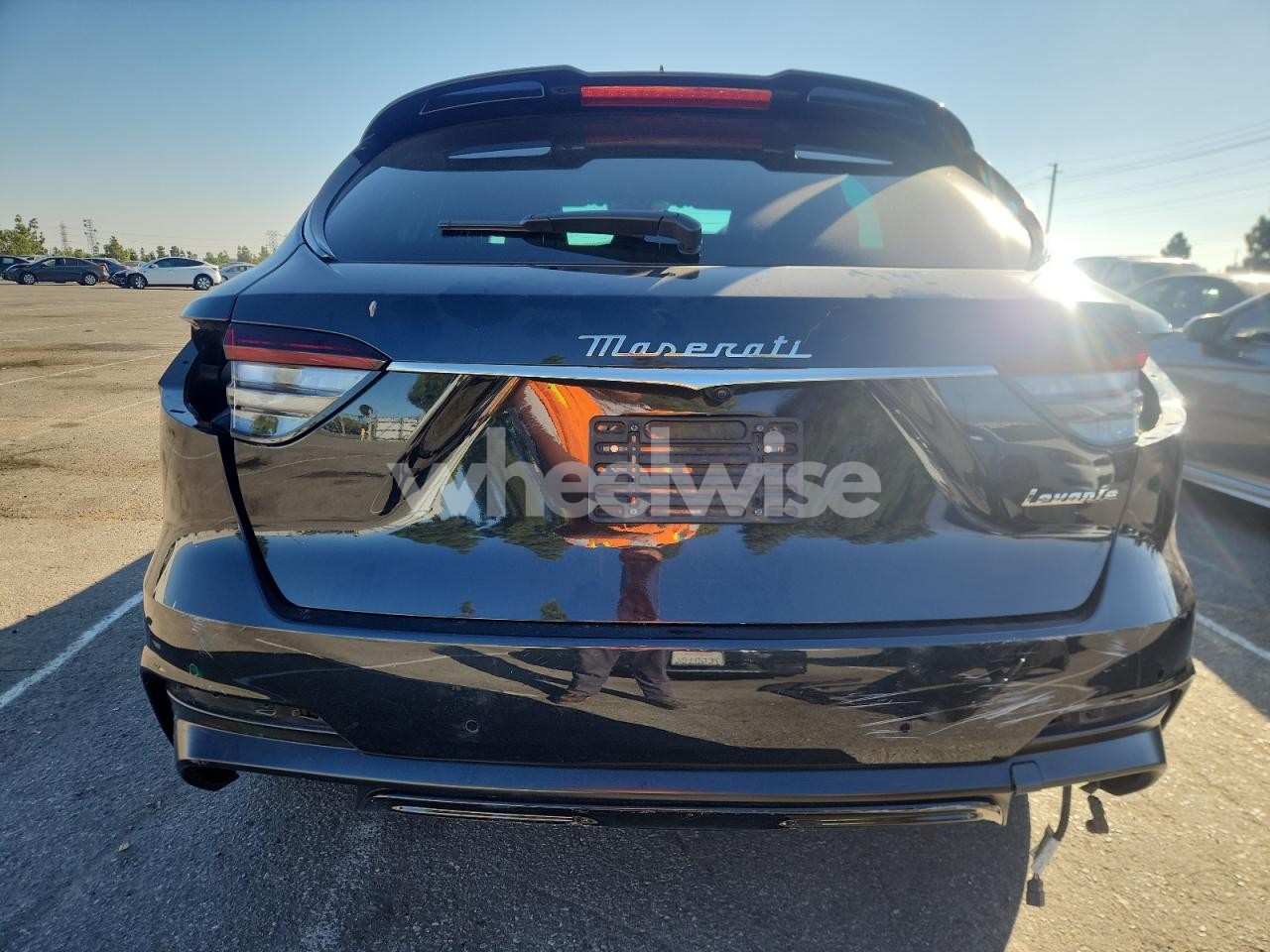 Photo 6 of 2022 MASERATI LEVANTE MODENA (VIN ZN661YUM3NX393458)