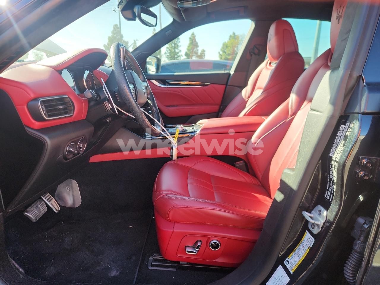 Photo 7 of 2022 MASERATI LEVANTE MODENA (VIN ZN661YUM3NX393458)