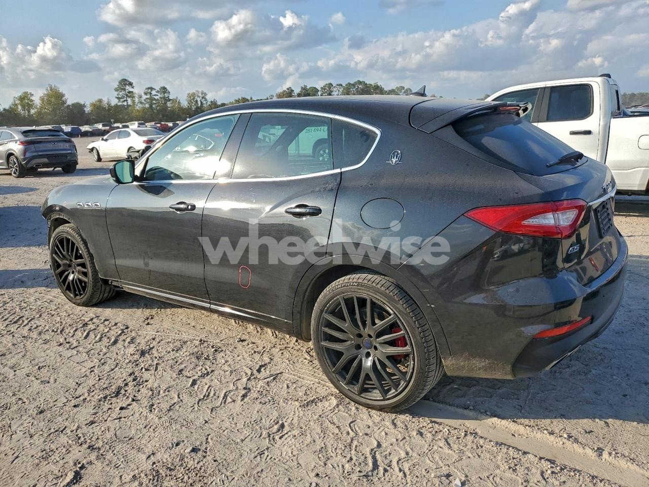 Photo 2 of 2019 MASERATI LEVANTE GTS (VIN ZN661ZUA4KX321868)