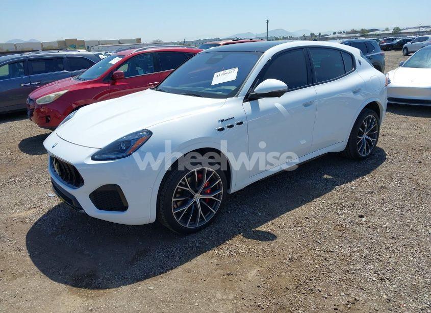 Photo 2 of 2023 Maserati Grecale MODENA (VIN ZN682AVM6P7427195)
