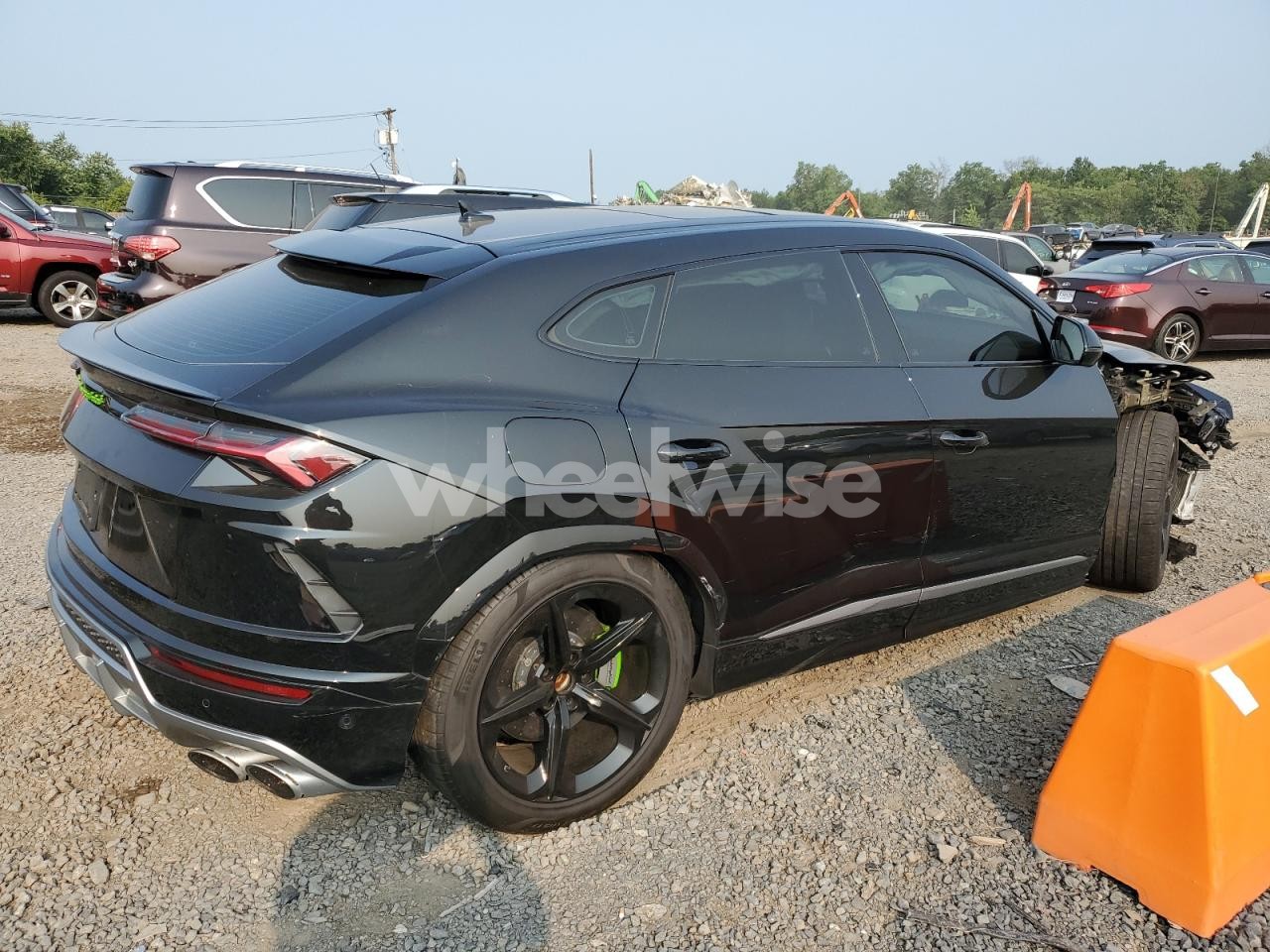 Photo 3 of 2020 LAMBORGHINI URUS (VIN ZPBUA1ZL5LLA06681)