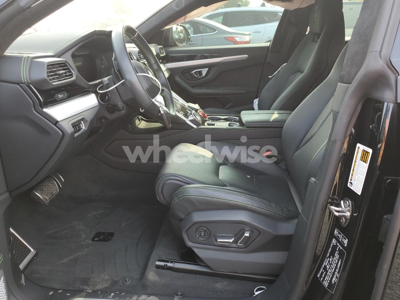 Photo 7 of 2020 LAMBORGHINI URUS (VIN ZPBUA1ZL5LLA06681)