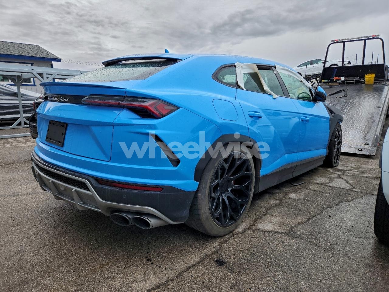 Photo 3 of 2022 LAMBORGHINI URUS N/A (VIN ZPBUA1ZL7NLA19211)